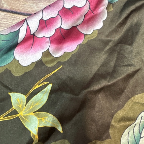 GUESS Women's ECO LONG SLEEVE BOWED JUN SATIN SHIRT Green Size M - Picture 8 of 8